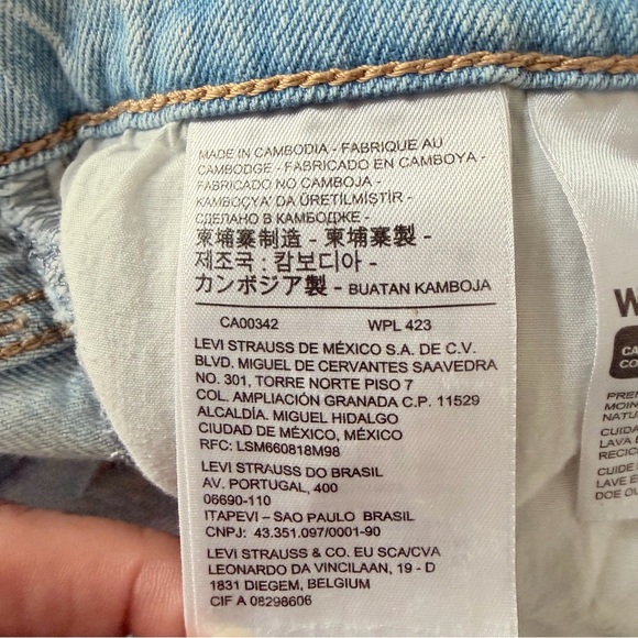 70s throwback High-Rise Slim Straight Light Wash Distressed Women's Jeans - Picture 11 of 15